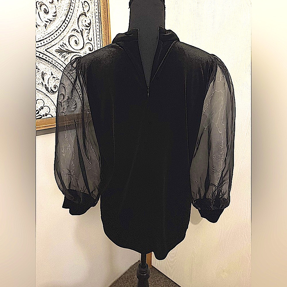 •blouse• - Picture 4 of 4